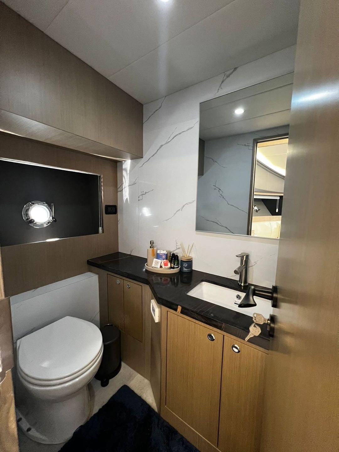 Dubai: Viva 52 Fuß Luxusyacht, Privatvermietung