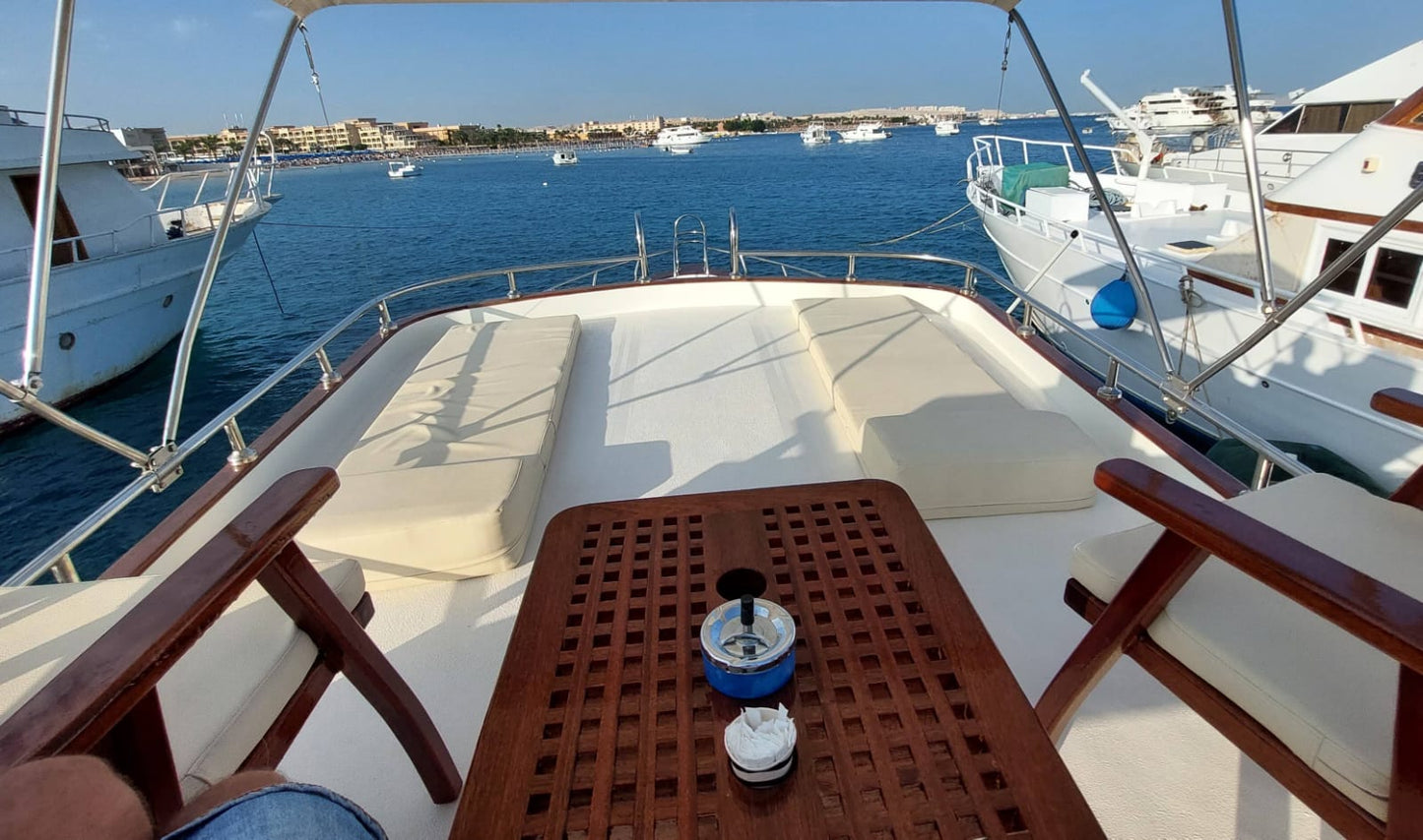 Hurghada: M/Y Sky Private Boat Snorkeling Trip with Lunch and Soft Drinks