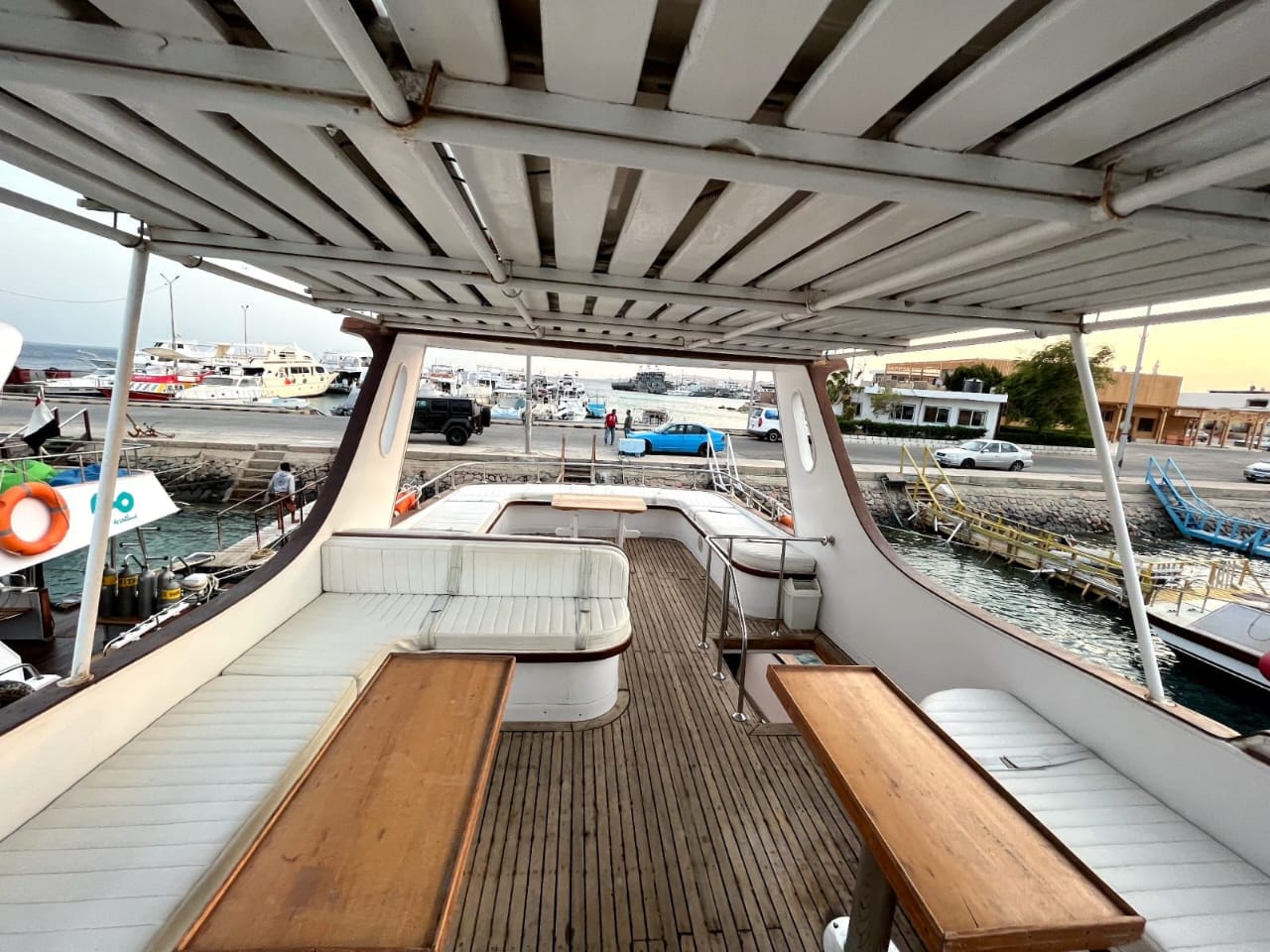 Hurghada: viagem privada de mergulho com snorkel no barco Queen of Life com almoço e refrigerantes