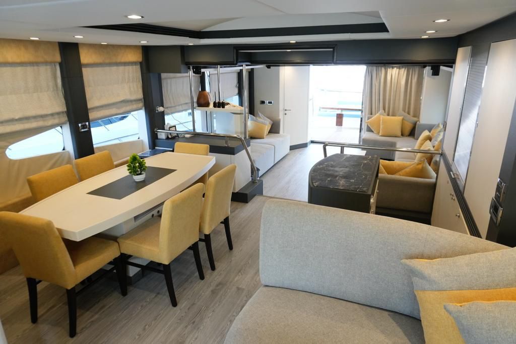 Majesty 77ft Yacht Dubai interior