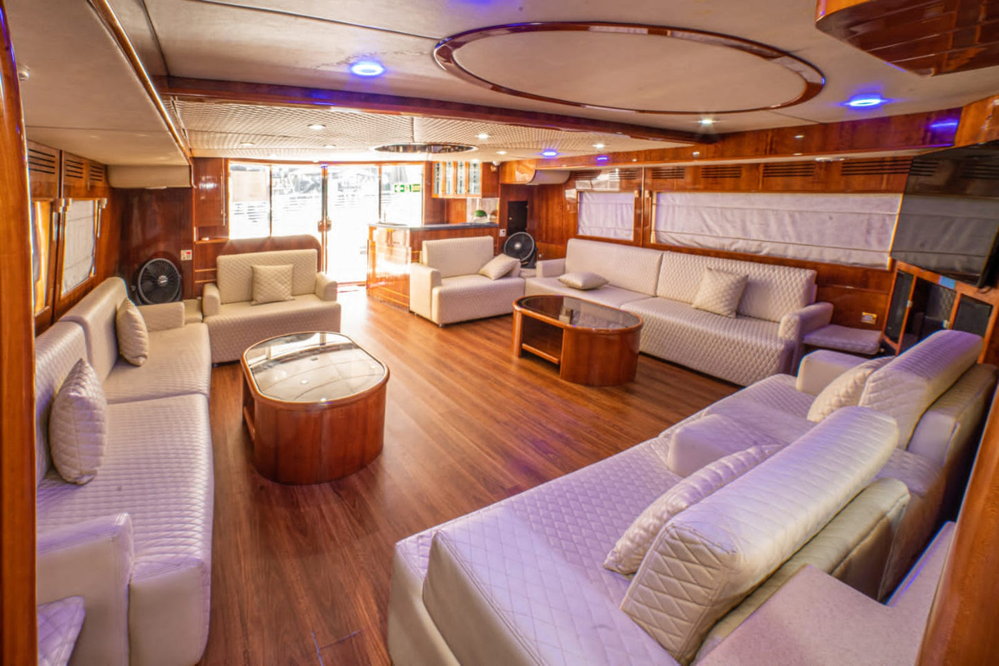 Dubái: tour privado Gulf Craft de 88 pies