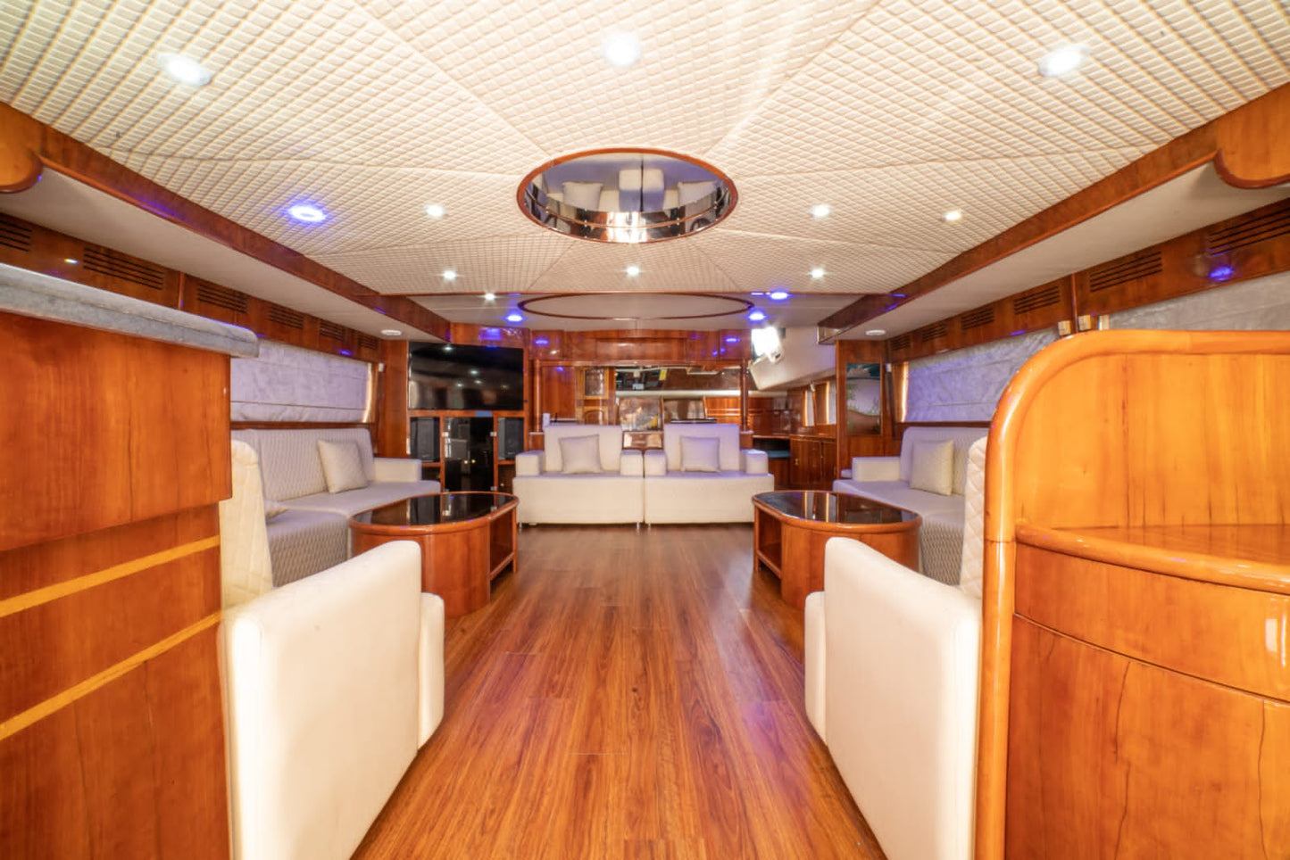 Dubái: tour privado Gulf Craft de 88 pies