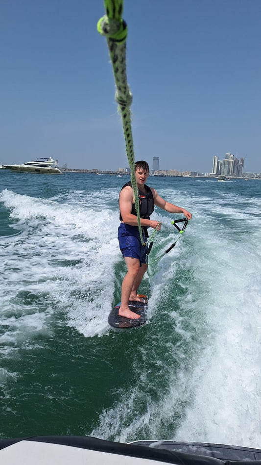 دبي: تجربة ويك لركوب الأمواج