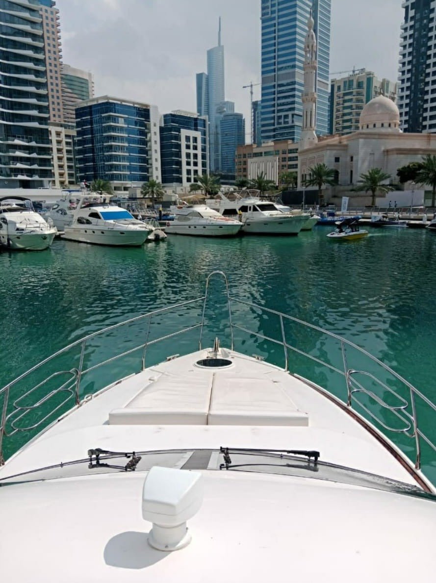 Дубай: тур на частной яхте длиной 50 футов