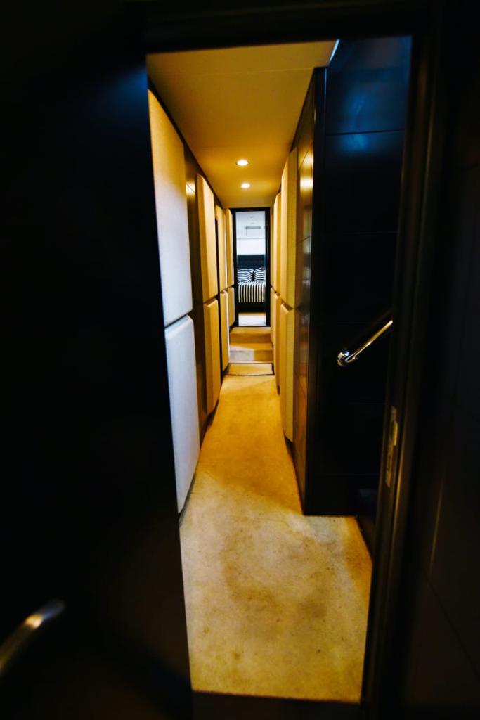 ドバイ: BIGBOSS 90フィート ヨットツアー