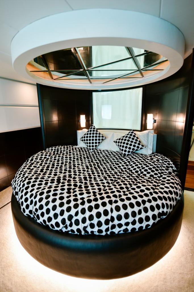 ドバイ: BIGBOSS 90フィート ヨットツアー