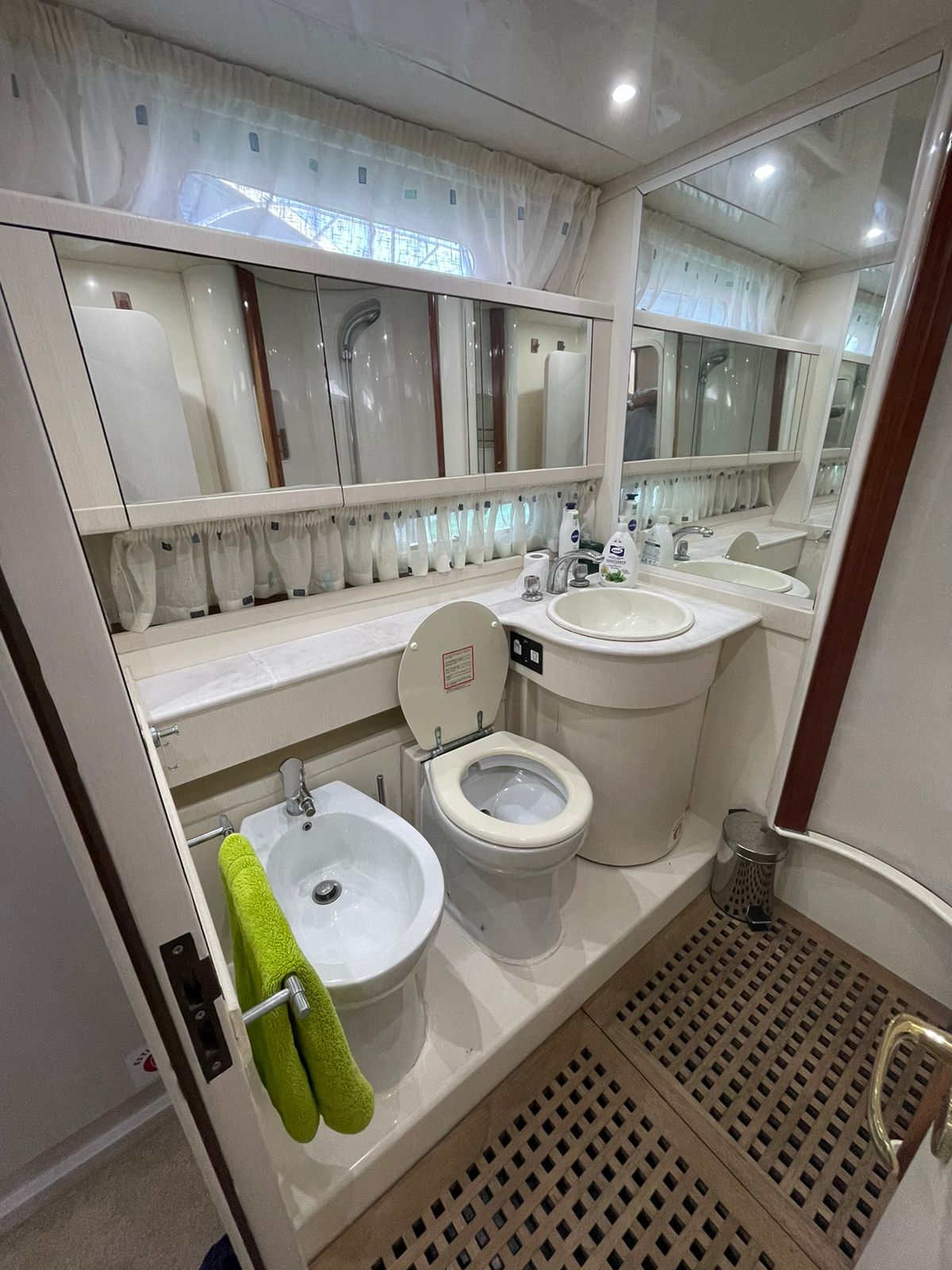 El Gouna: Private Luxury Yacht Trip on a 54FT Yacht