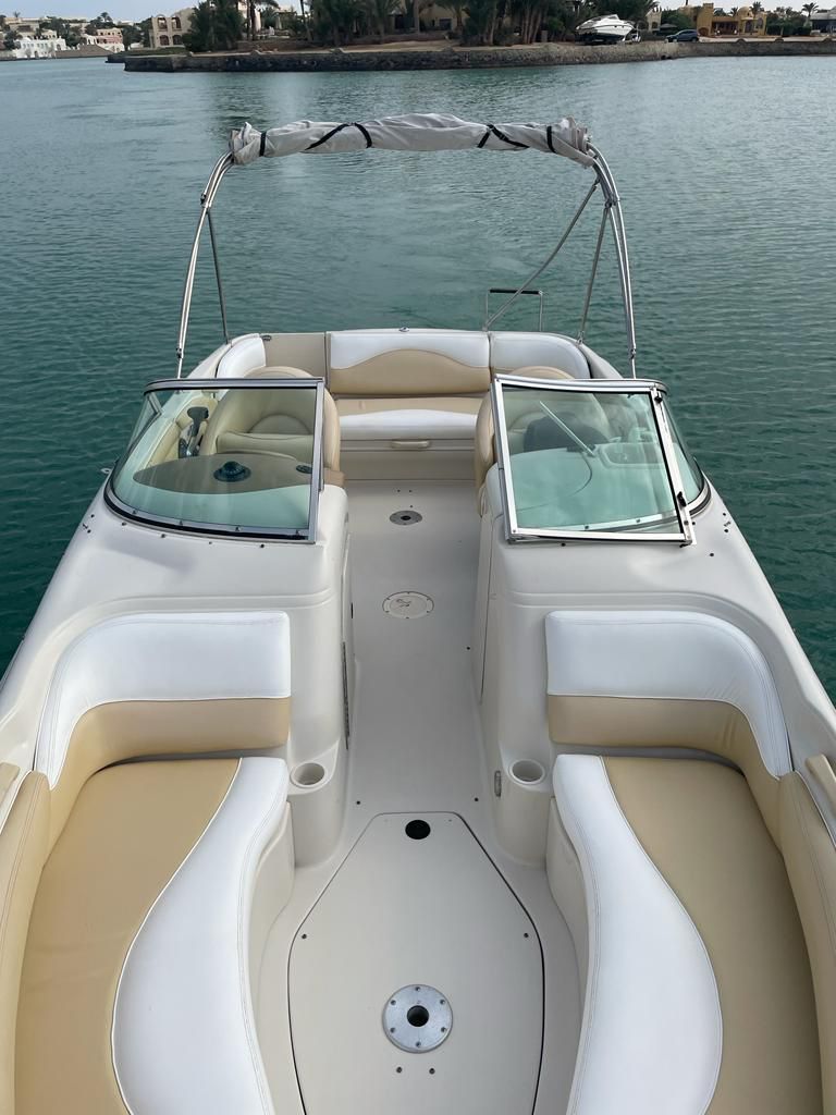 El Gouna: Privater Schnellbootausflug in die Bucht (Sea Ray 210 Lara)