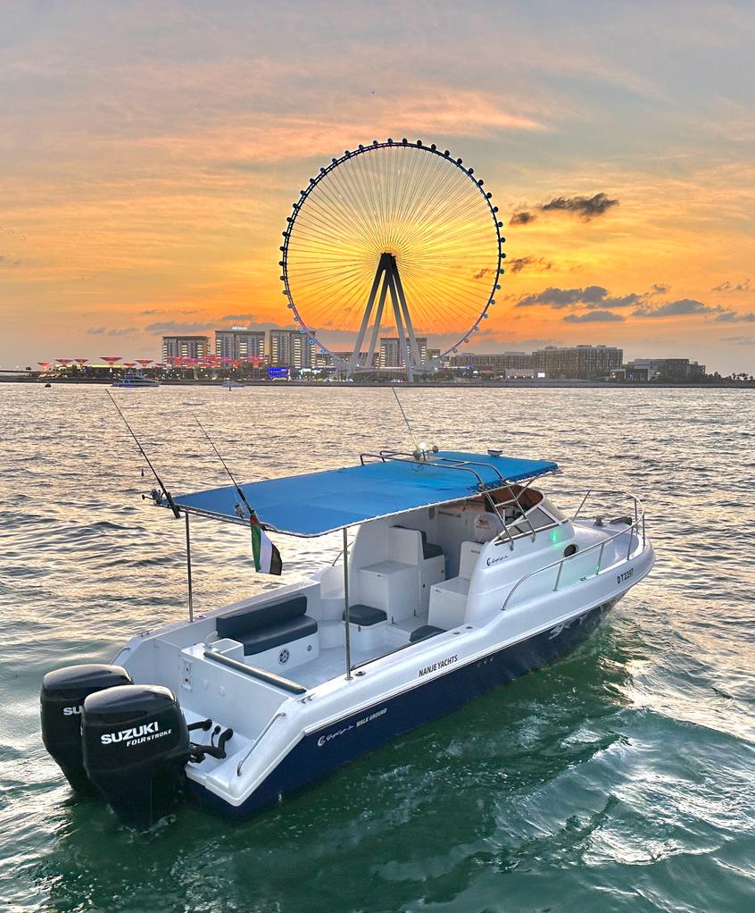 ドバイ:35フィートプライベートボートレンタル