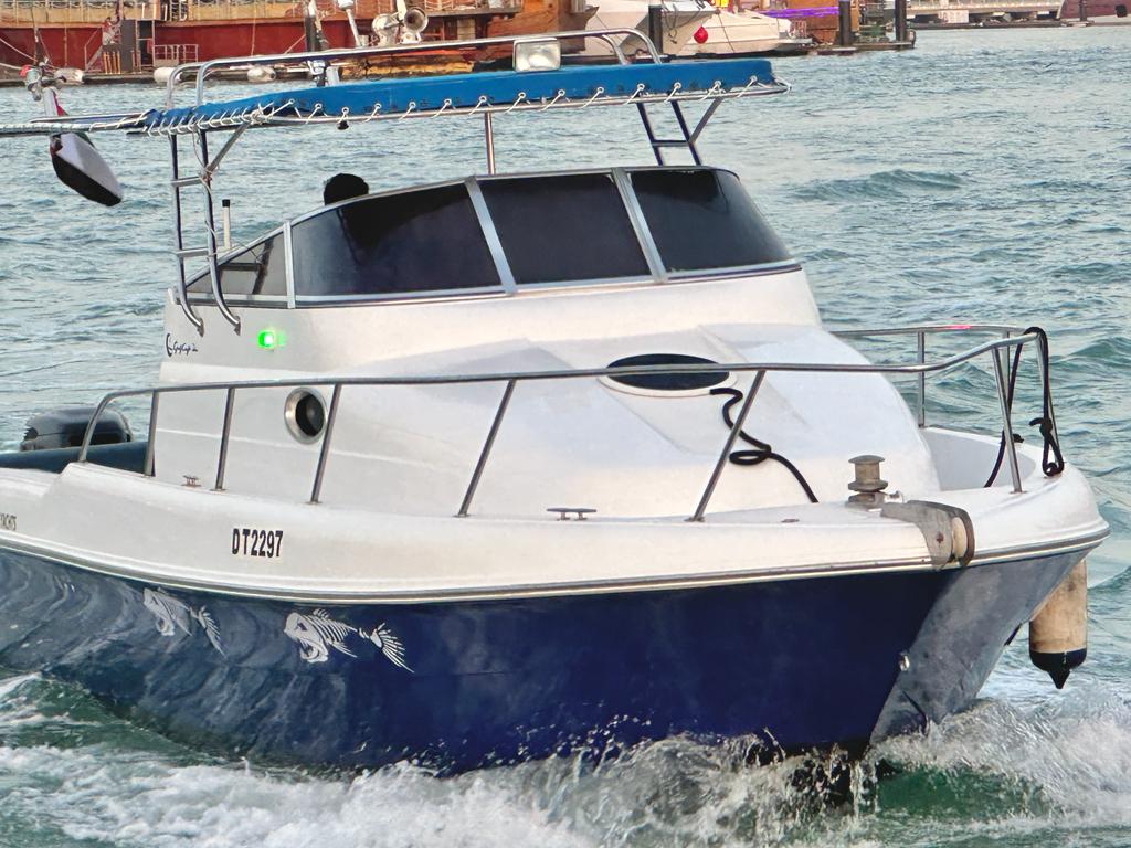 ドバイ:35フィートプライベートボートレンタル