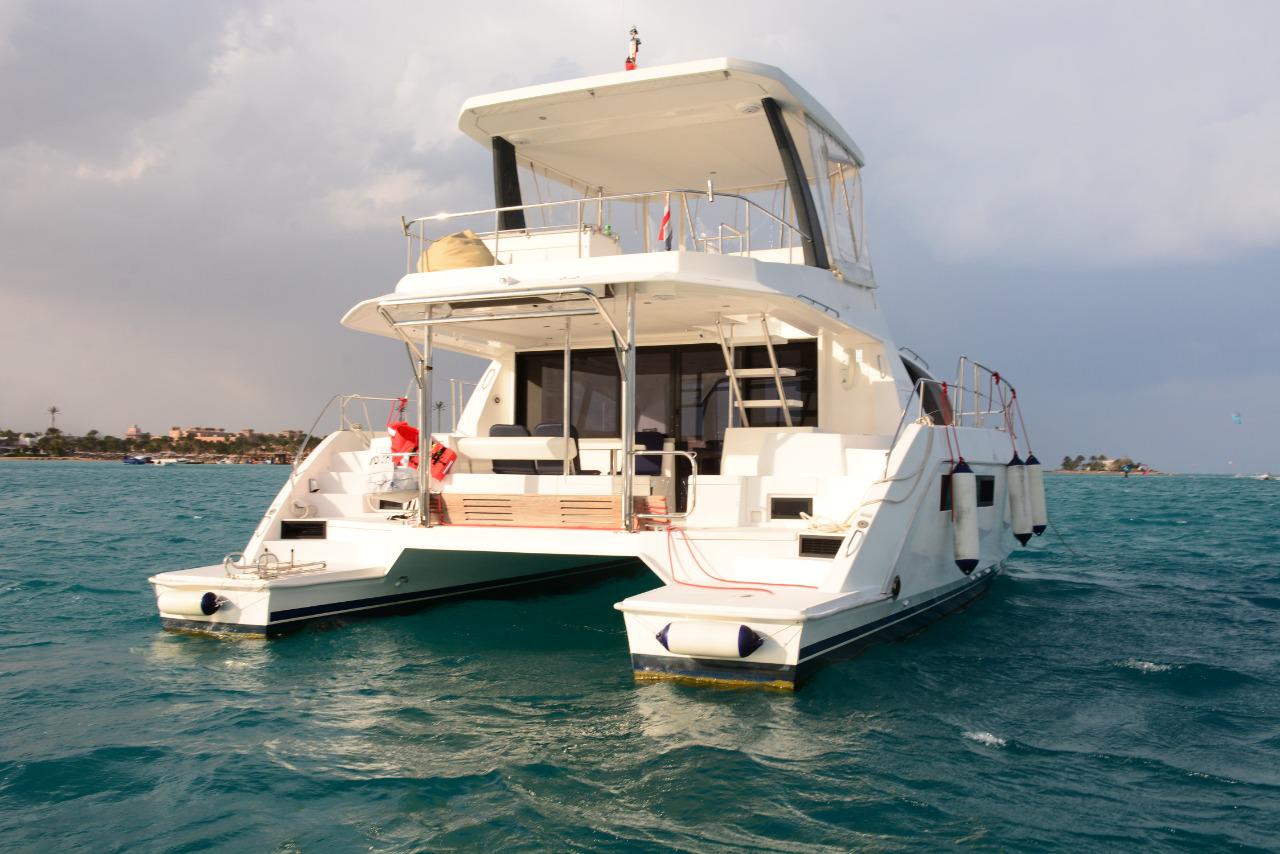 El Gouna: Privé Catamaran Dagtrip naar Bayoud of Tawilah Eiland