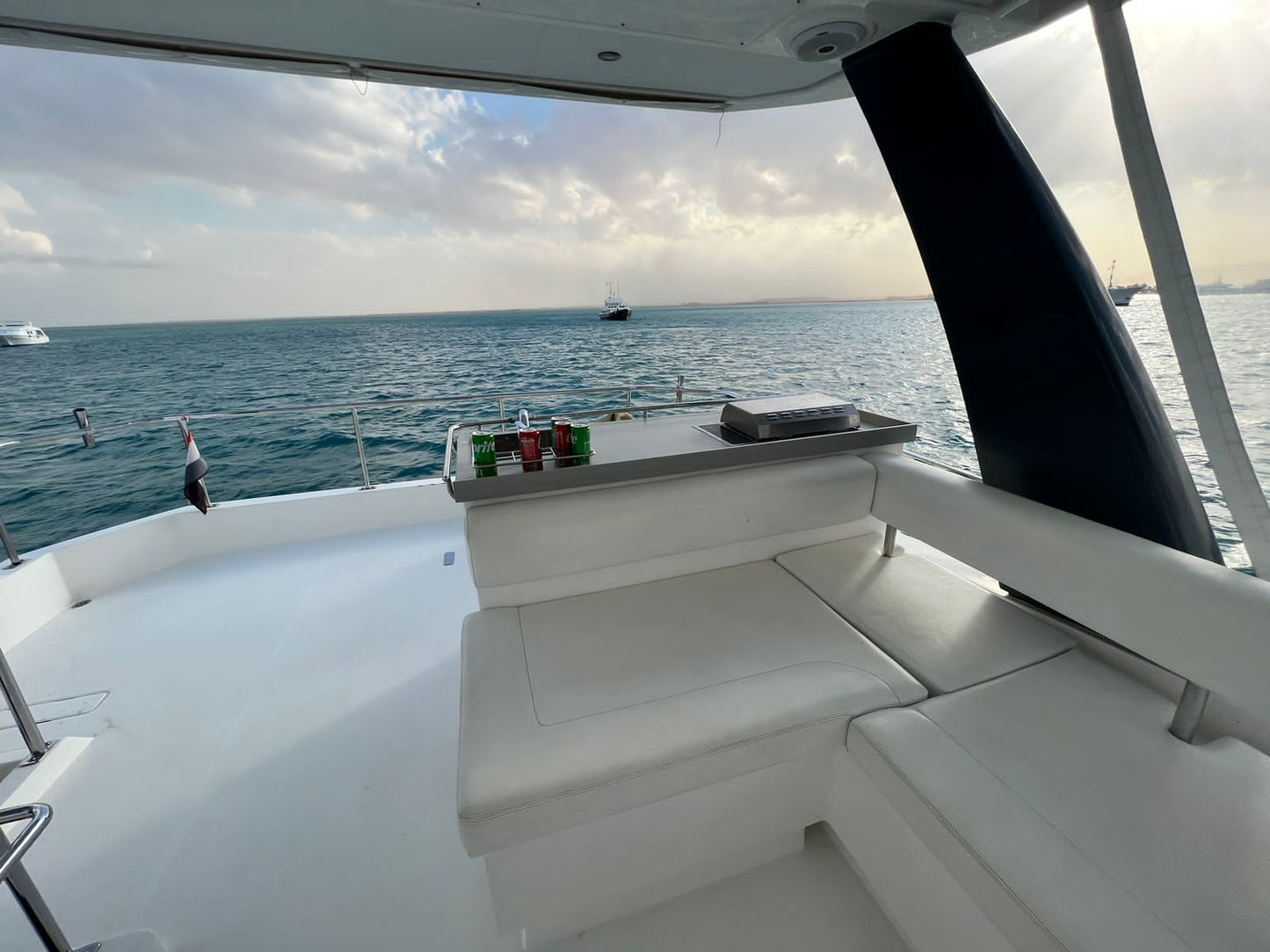 El Gouna: Privé Catamaran Dagtrip naar Bayoud of Tawilah Eiland