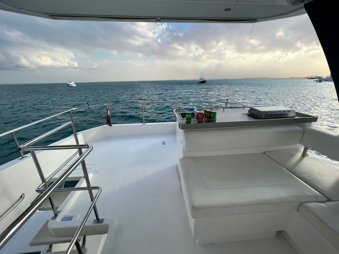 El Gouna: Privé Catamaran Dagtrip naar Bayoud of Tawilah Eiland