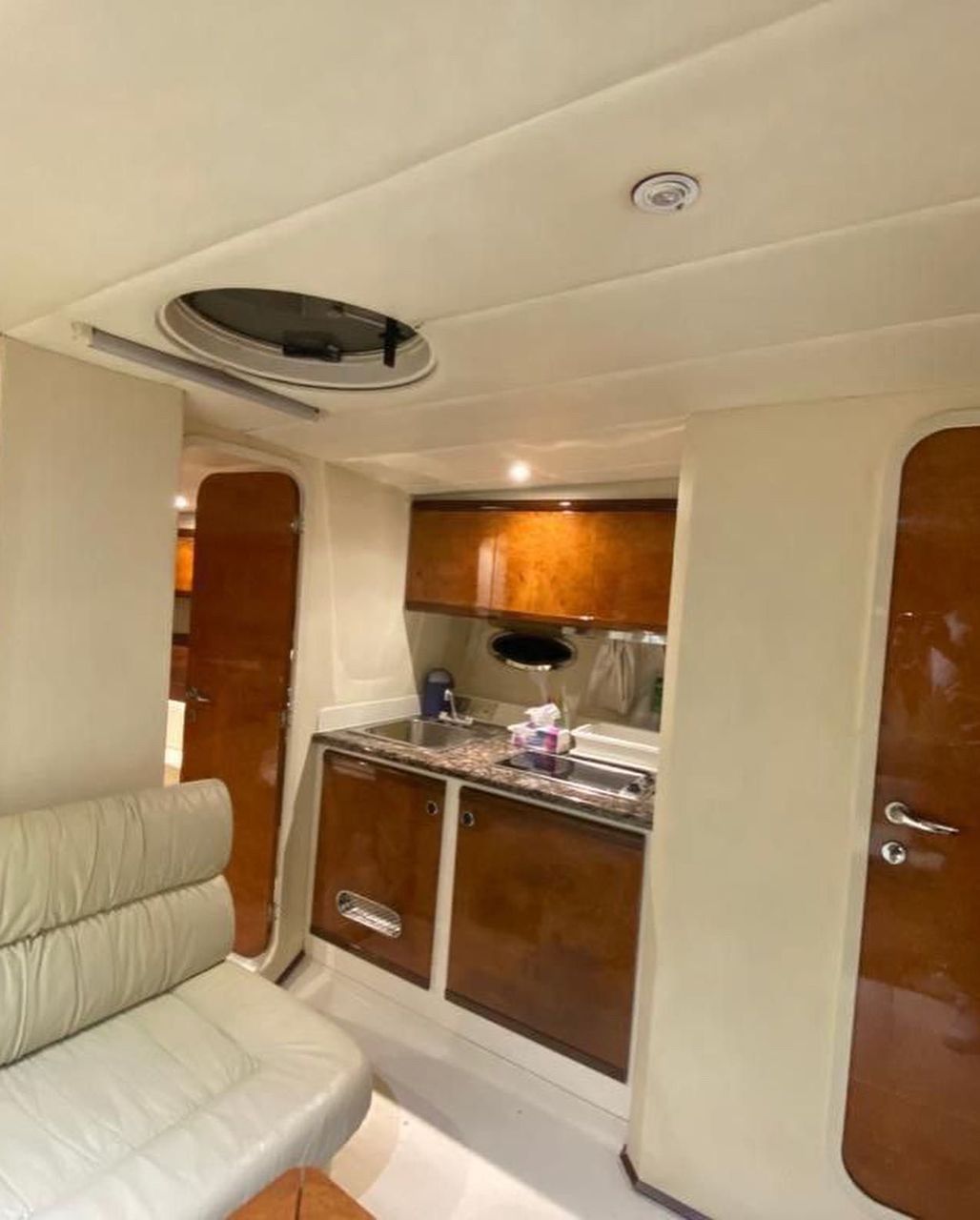 Bejrut: Prywatny czarter jachtu 41FT z La Marina Dbayeh