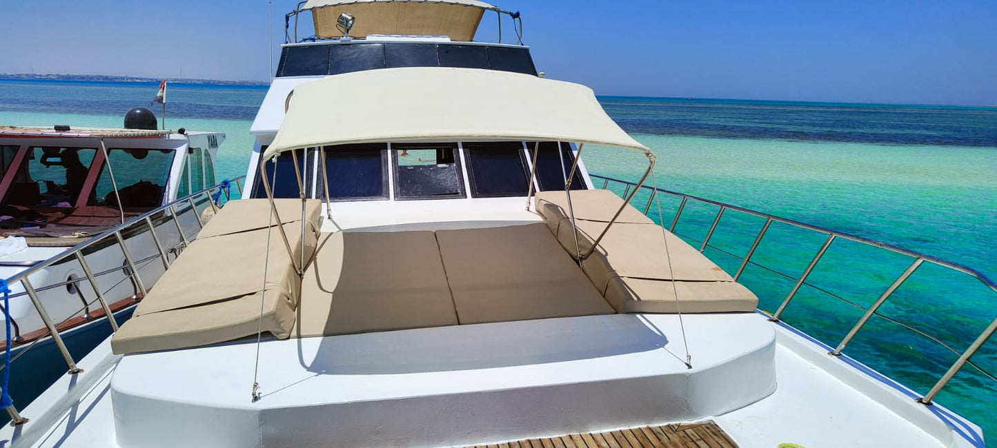 Hurghada: viagem de mergulho com snorkel em barco particular em Tilia com almoço e refrigerantes