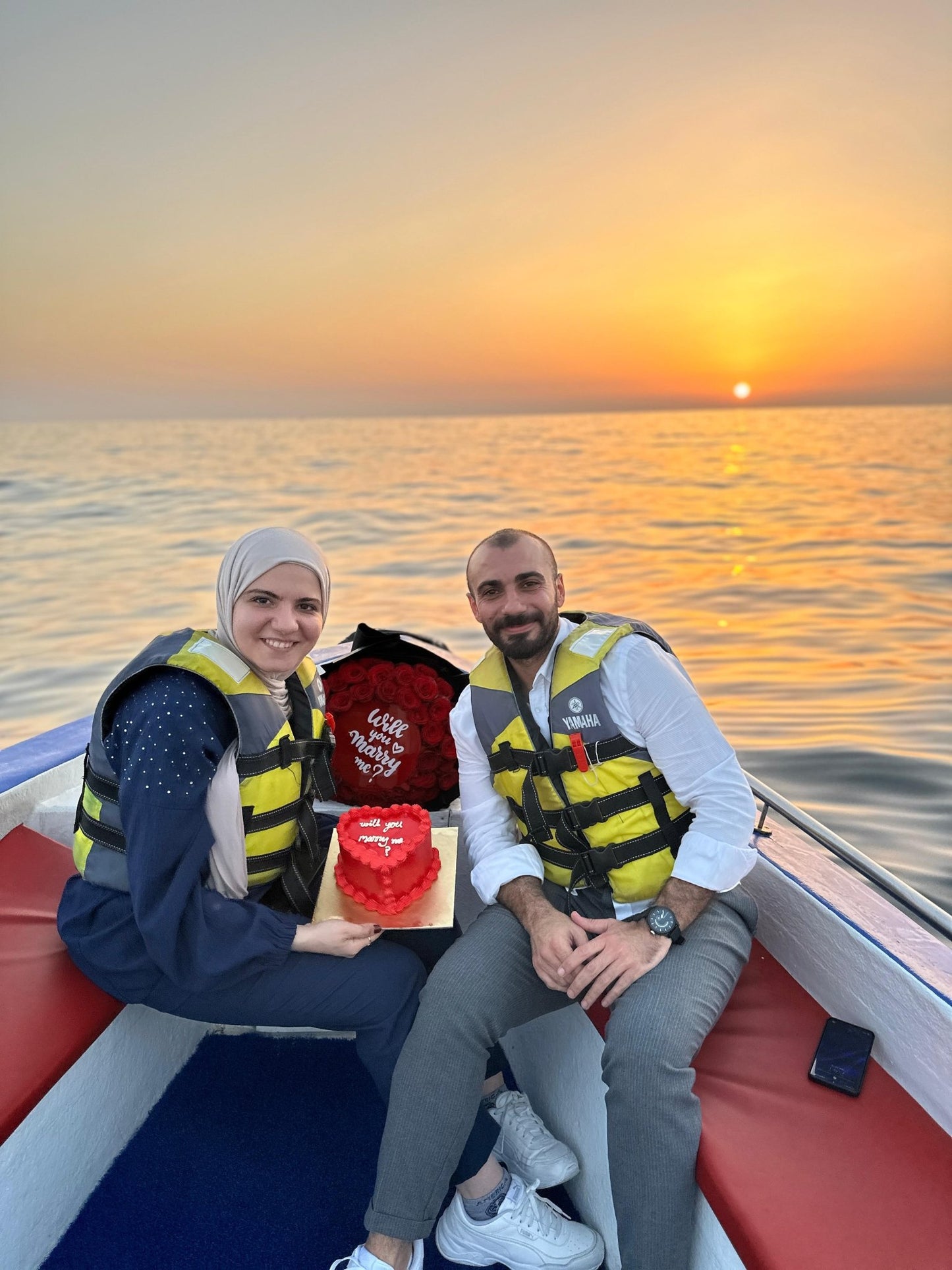 Beirut: Boat Cruise From Jal El-Bahr to Raouche Rocks