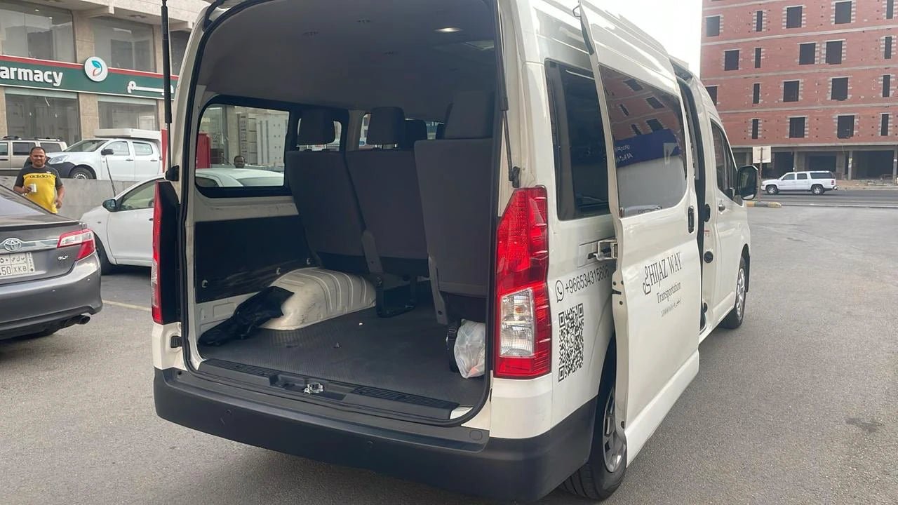 From Makkah Hotel to Jeddah Airport: Taxi Private Car or Van Rental with Driver