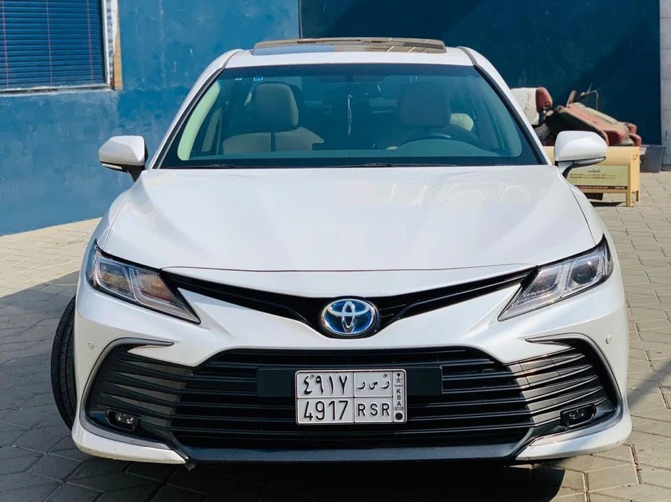 From Jeddah Airport to Makkah Hotel: Umrah Taxi Private Car or Van Rental with Driver