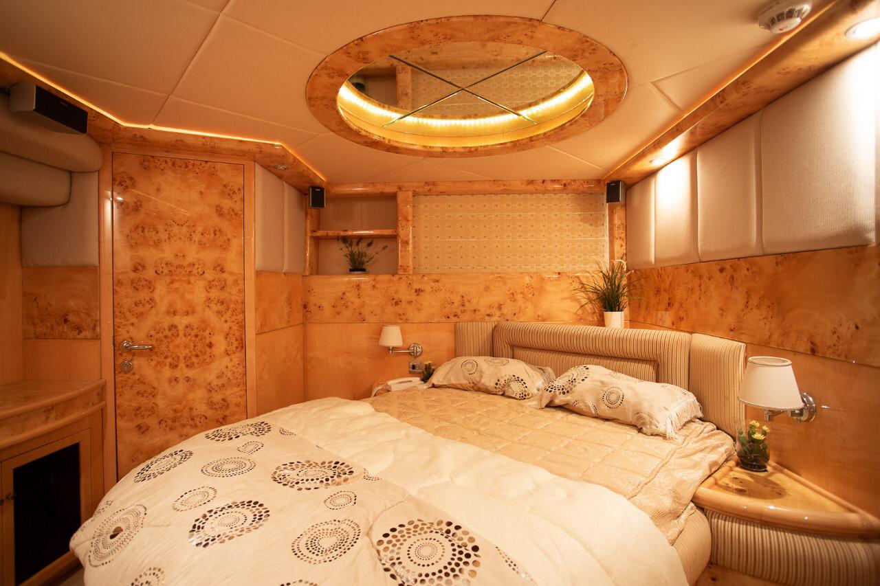 Dubai: Aluguel Privado Majestade 70FT