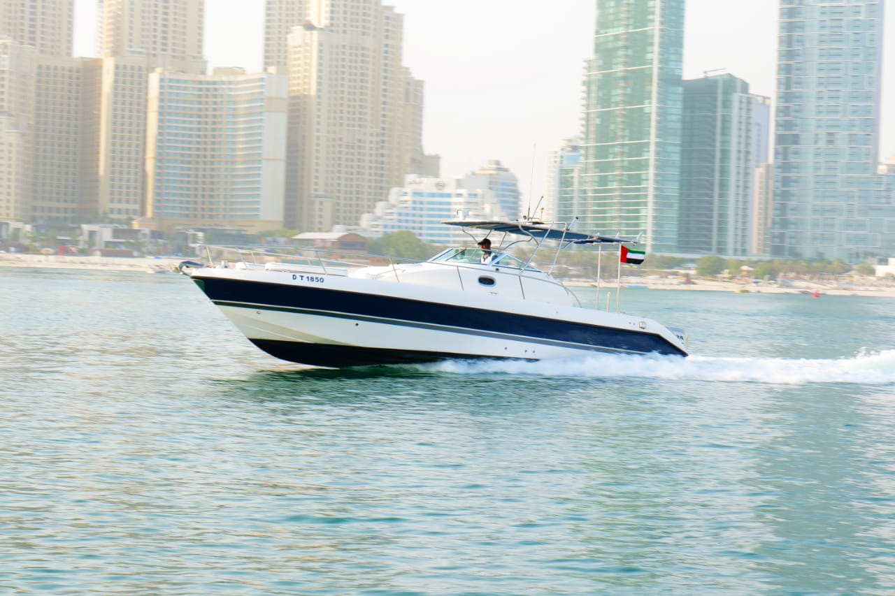 Dubai: passeio privado de lancha de 34 pés