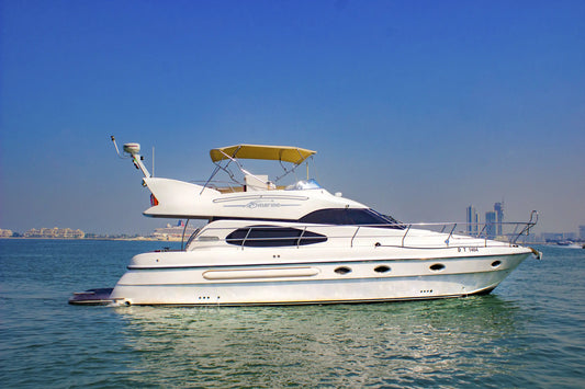 ドバイ:ASMARINE ボート 53フィート プライベートボートトリップ