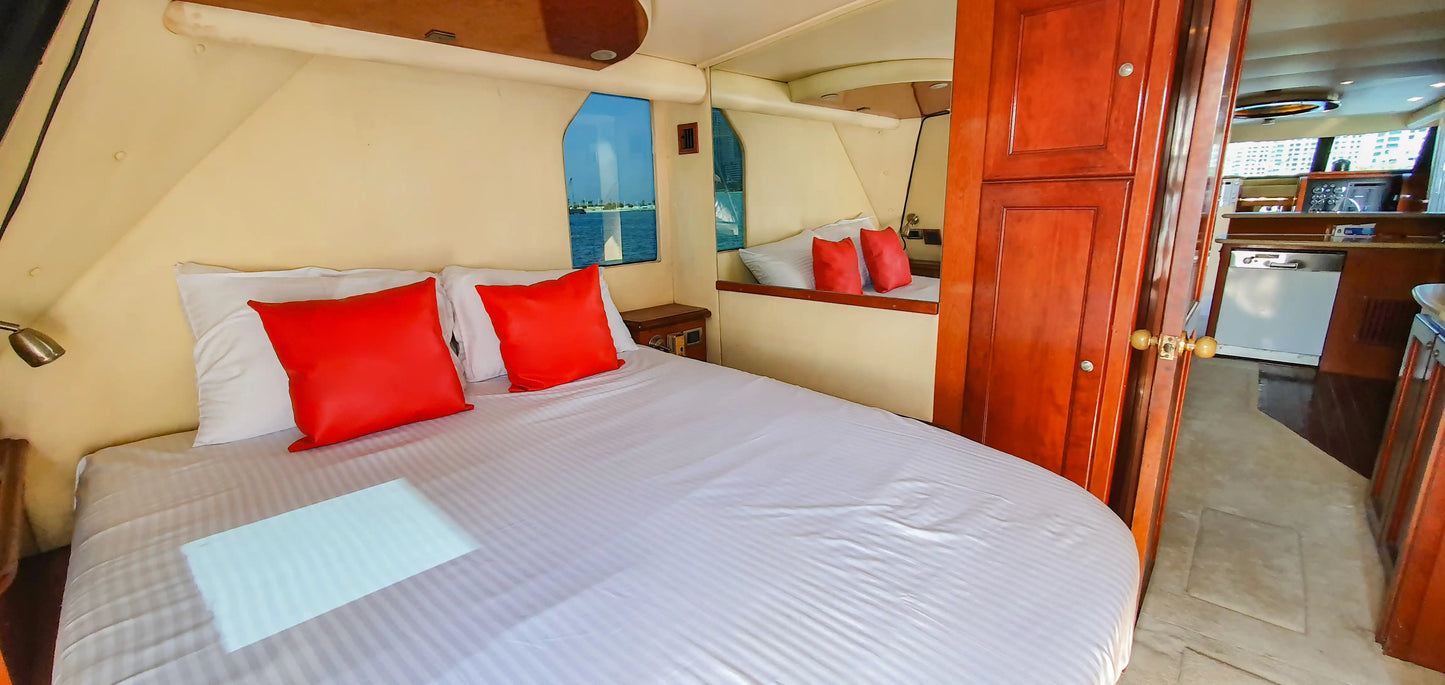 Dubaj: Prywatna wycieczka łodzią Blue Water 62 ft