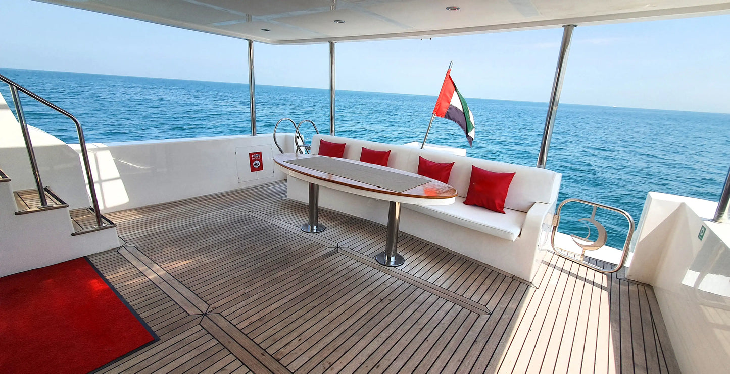 Dubai: Gulf Craft Boat 86 Fuß private Bootsfahrt