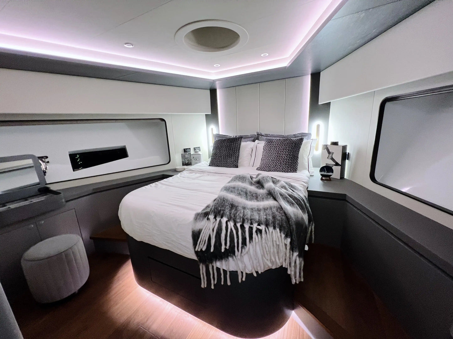 دبي: رحلة قارب لوكس بطول 75 قدمًا بالقارب الخاص