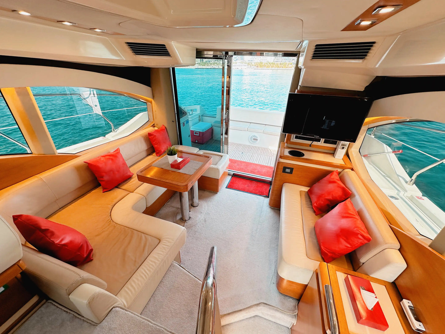 Dubai: Azimut Boat 50 Fuß private Bootsfahrt