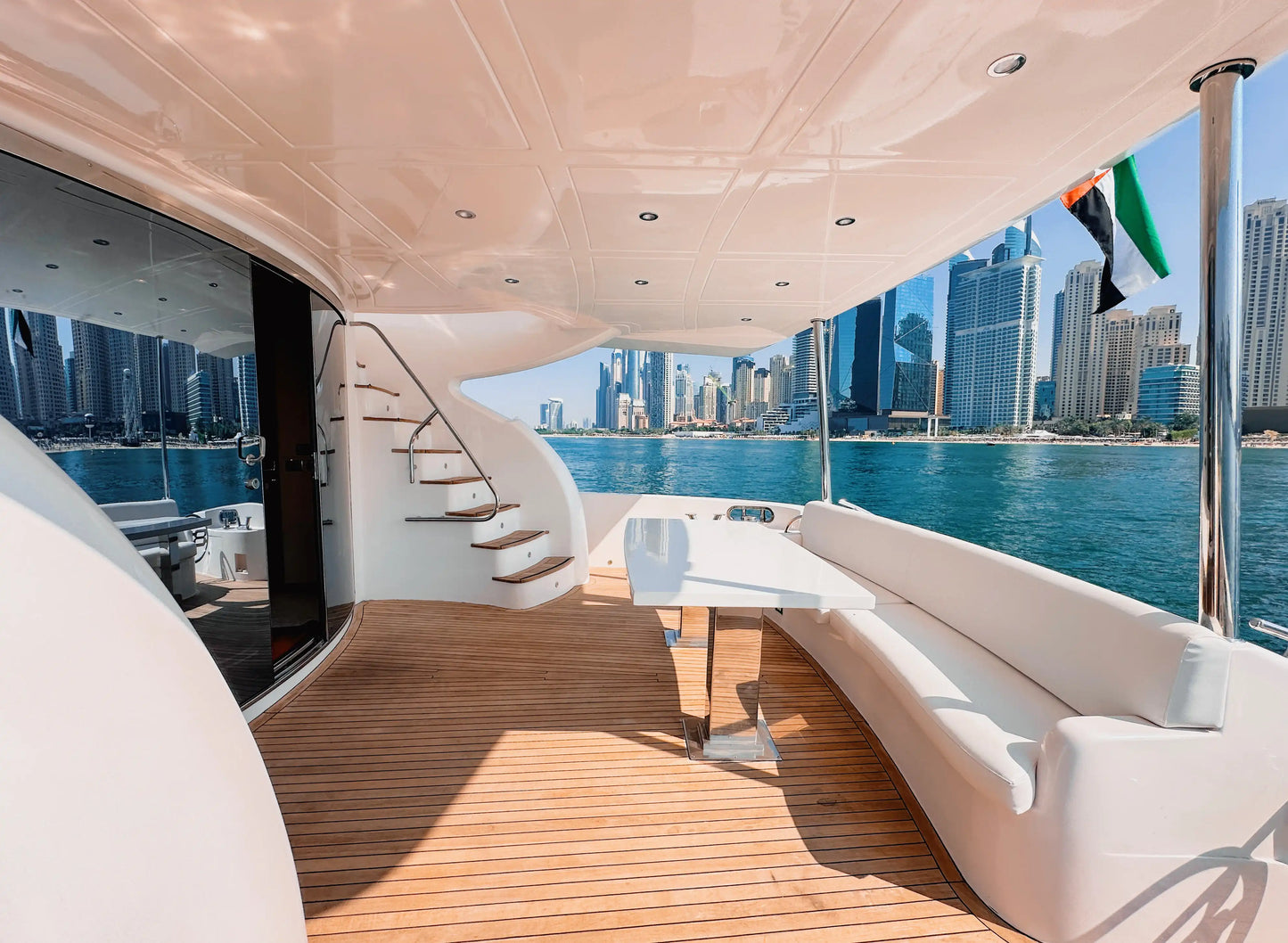 Dubaï : Excursion Privée en Bateau Majesty 88 ft