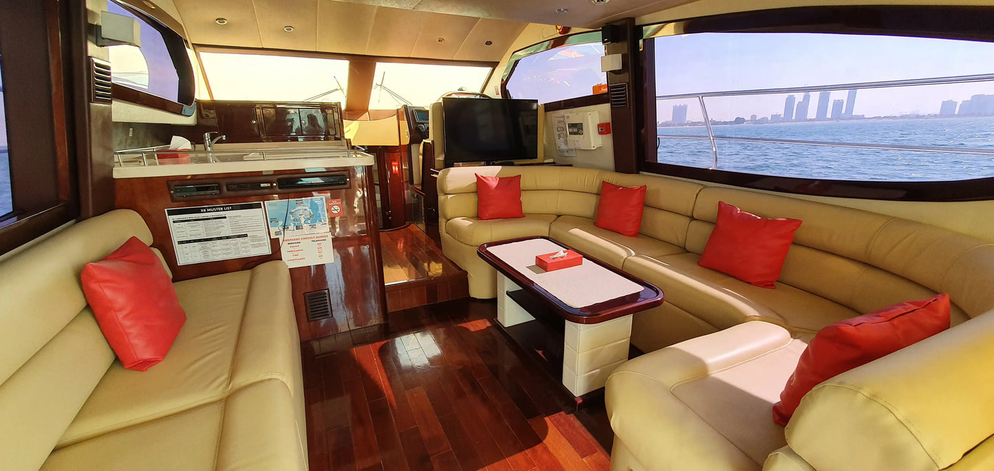 دبي: رحلة القارب الخاص بقارب أسمارين بطول 52 قدمًا