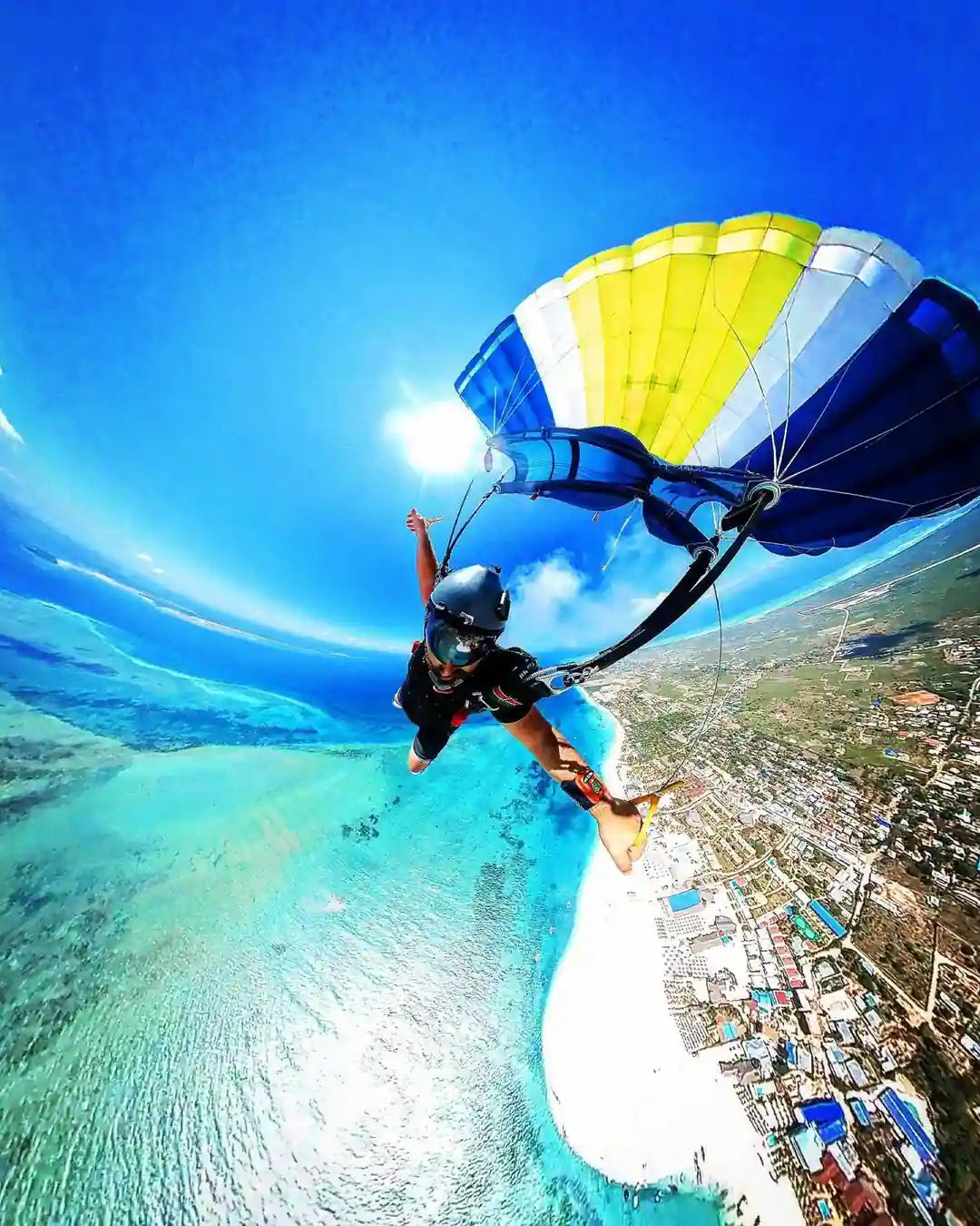 Zanzibar: Transfer Dahil Tandem Skydiving ve Manzaralı Uçuş