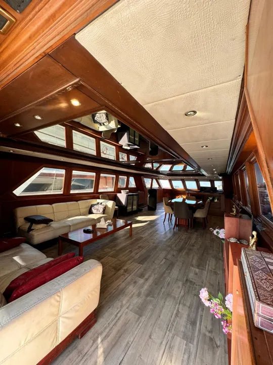 Beirut: Private VIP Yacht Rental from La Marina Dbayeh