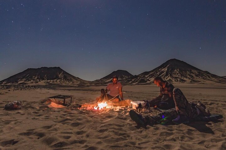 Cairo: Explore the Black & White Deserts with Overnight Camping