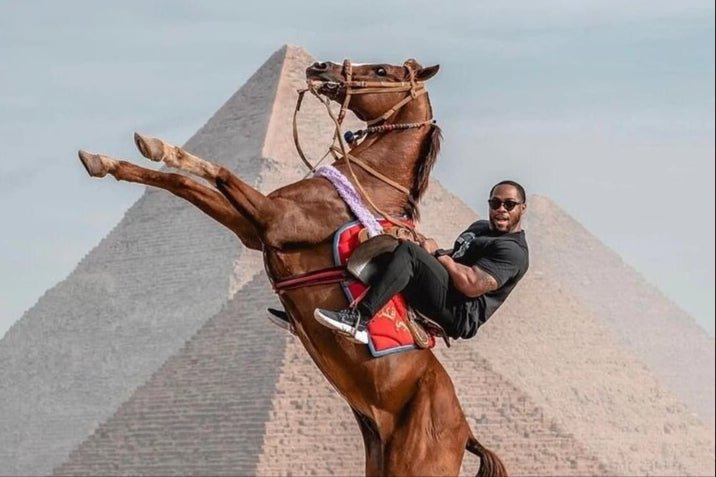 Cairo: Guided Tour of the Pyramids of Giza, Sphinx, Saqqara with Photographer