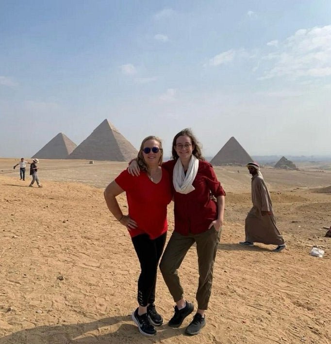 Cairo: Guided Tour of the Pyramids of Giza, Sphinx, Saqqara with Photographer