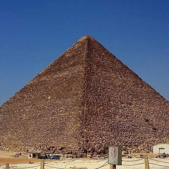 Cairo: Guided Tour of the Pyramids of Giza, Sphinx, Saqqara with Photographer