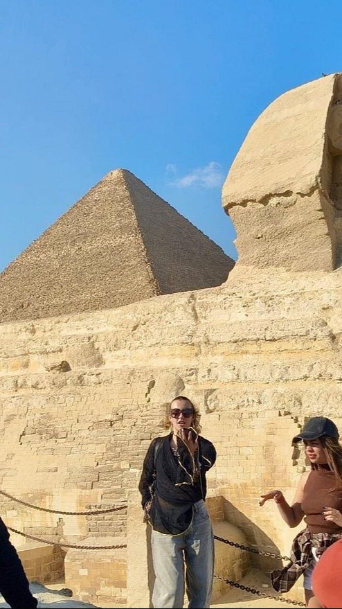 Cairo: Guided Tour of the Pyramids of Giza, Sphinx, Saqqara with Photographer