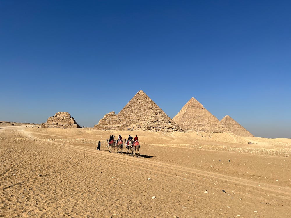 Cairo: Private Day Tour to the Pyramids of Giza and the Grand Egyptian Museum