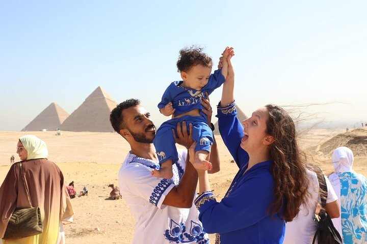 Cairo: Private Guided Tour to the Pyramids of Giza, Saqqara and Memphis