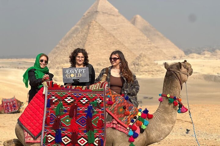 Cairo: Private Guided Tour to the Pyramids of Giza, Saqqara and Memphis