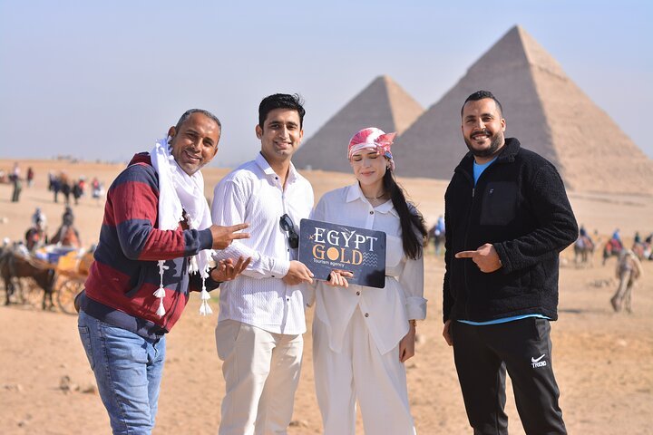 Cairo: Private Guided Tour to the Pyramids of Giza, Saqqara and Memphis