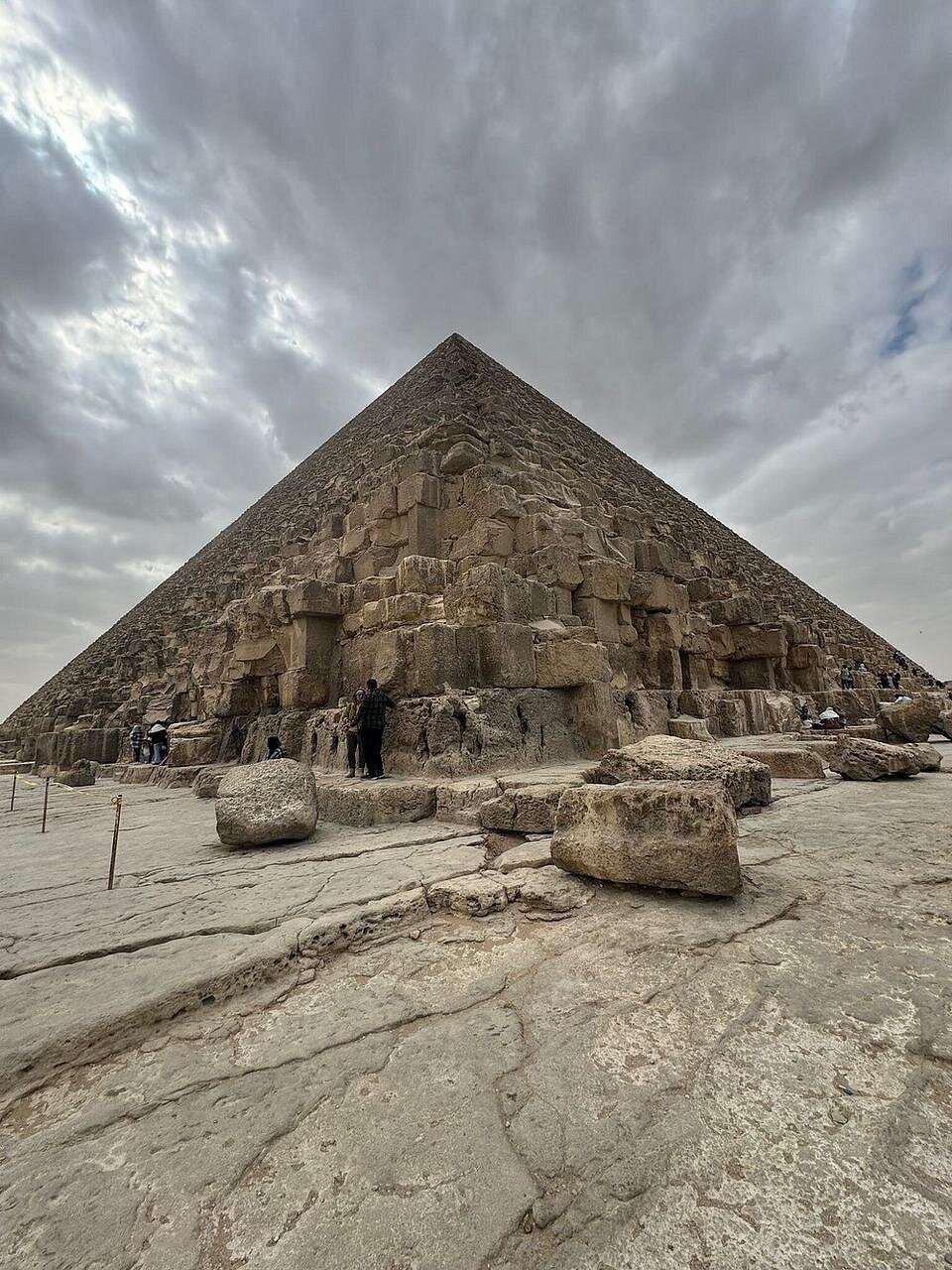 Cairo: Private Tour of Giza Pyramids, Saqqara and Memphis with Egyptologist Guide