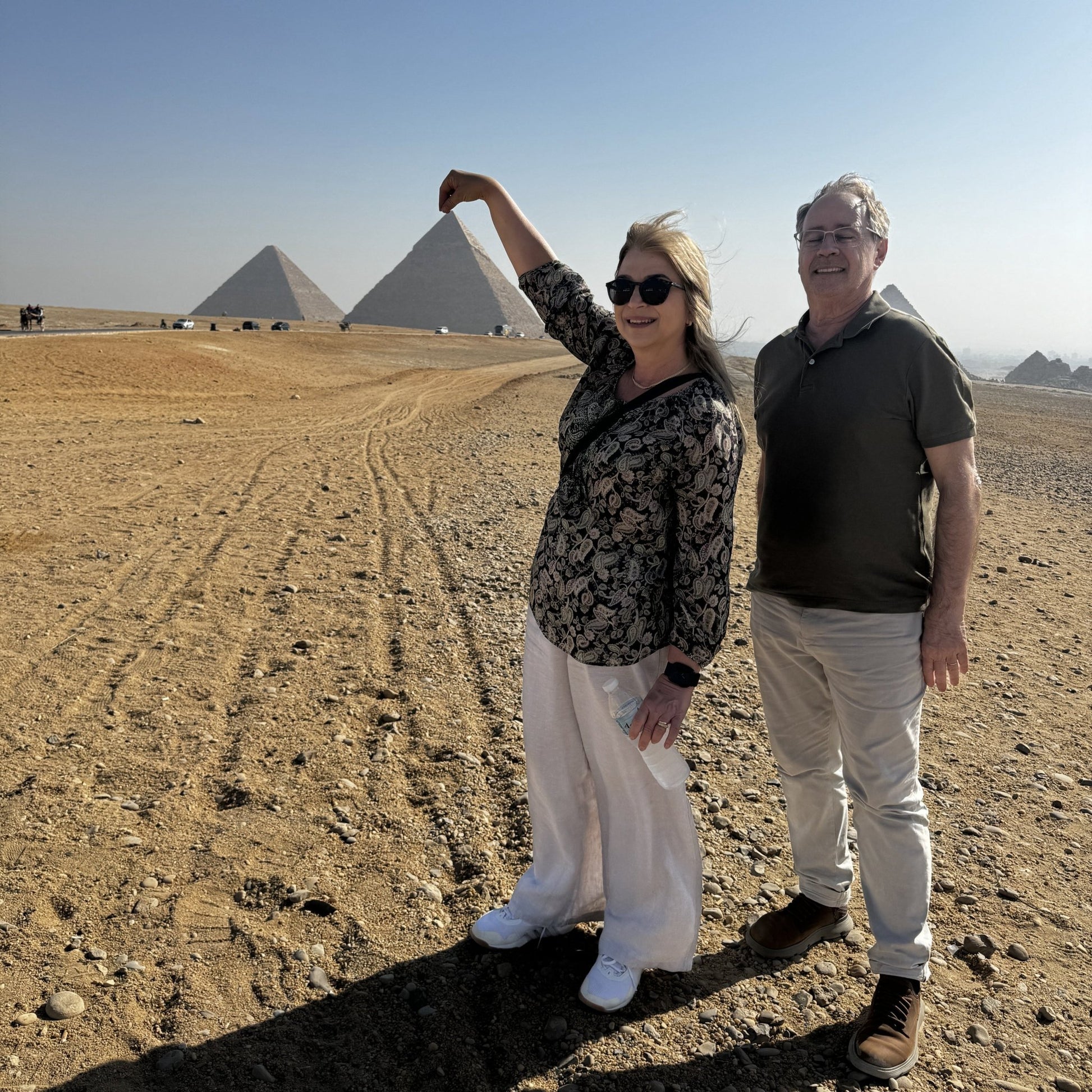 Cairo: Private Tour to the Pyramids of Giza, Sphinx and Camel Ride with Lunch
