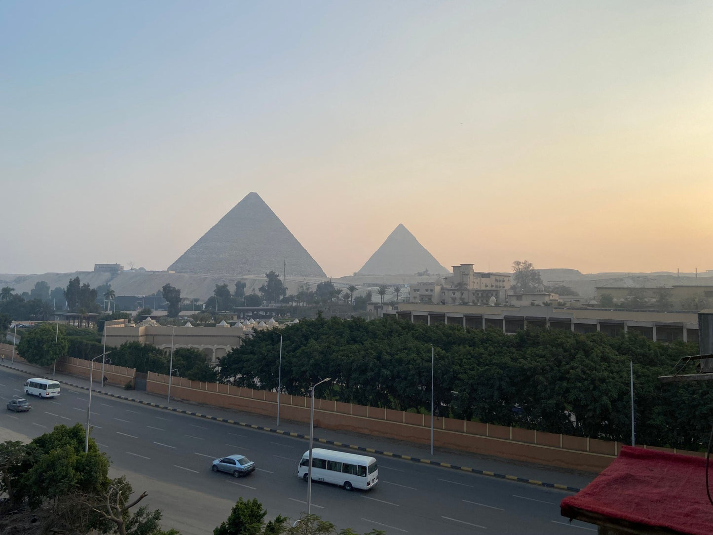 Cairo: Private Tour to the Pyramids, Sphinx and Sakkara with Tour Guide