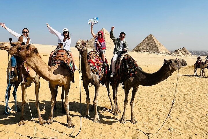 Cairo: Pyramids, Sphinx & Felucca Ride Tour for Layover