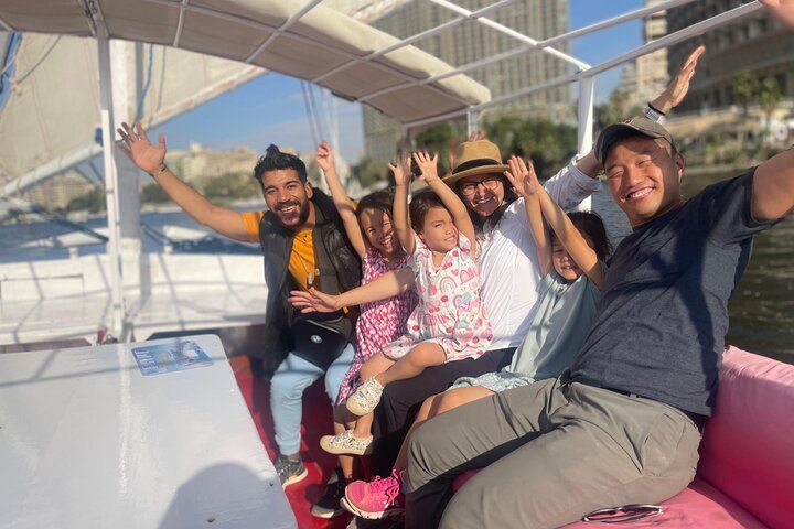 Cairo: Pyramids, Sphinx & Felucca Ride Tour for Layover