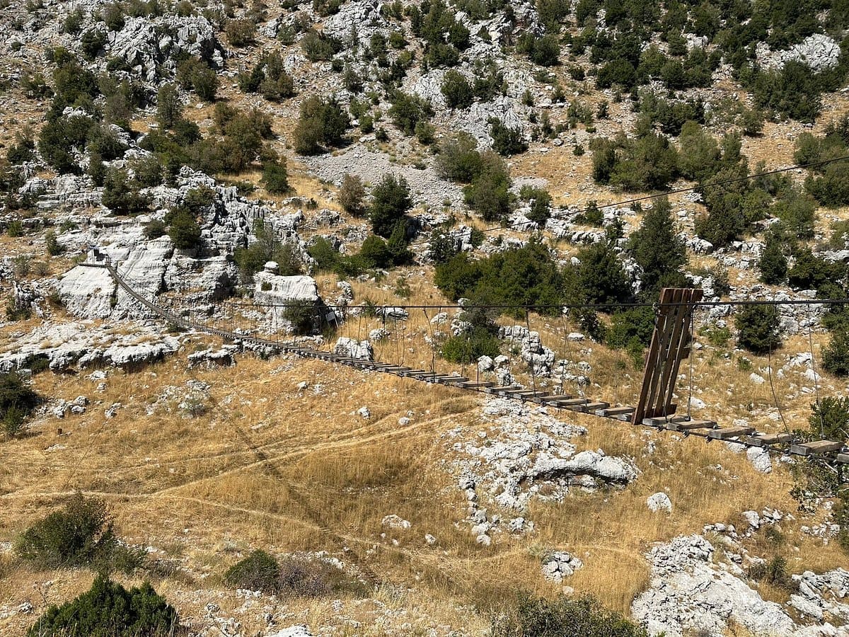 De Beirute: Lagos Aaqoura, Cachoeira Baatara e excursão de um dia a Batroun