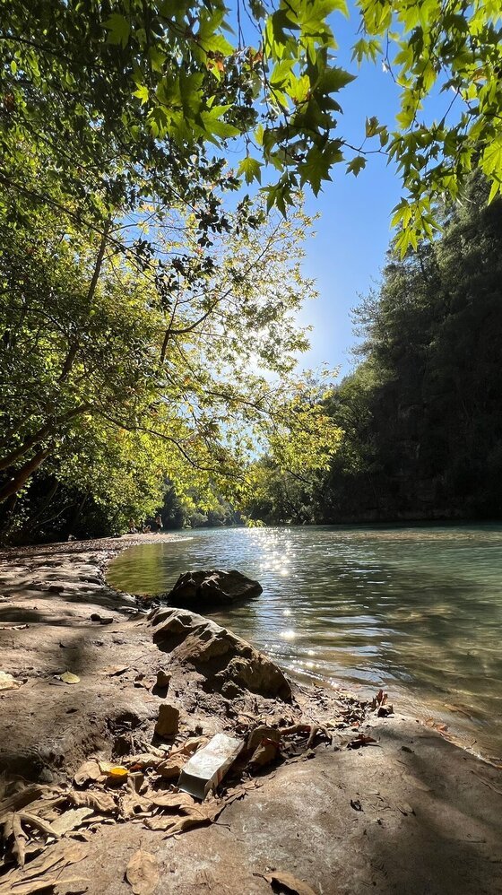 De Beirute: experiência de caminhada e natação no lago Chouwen
