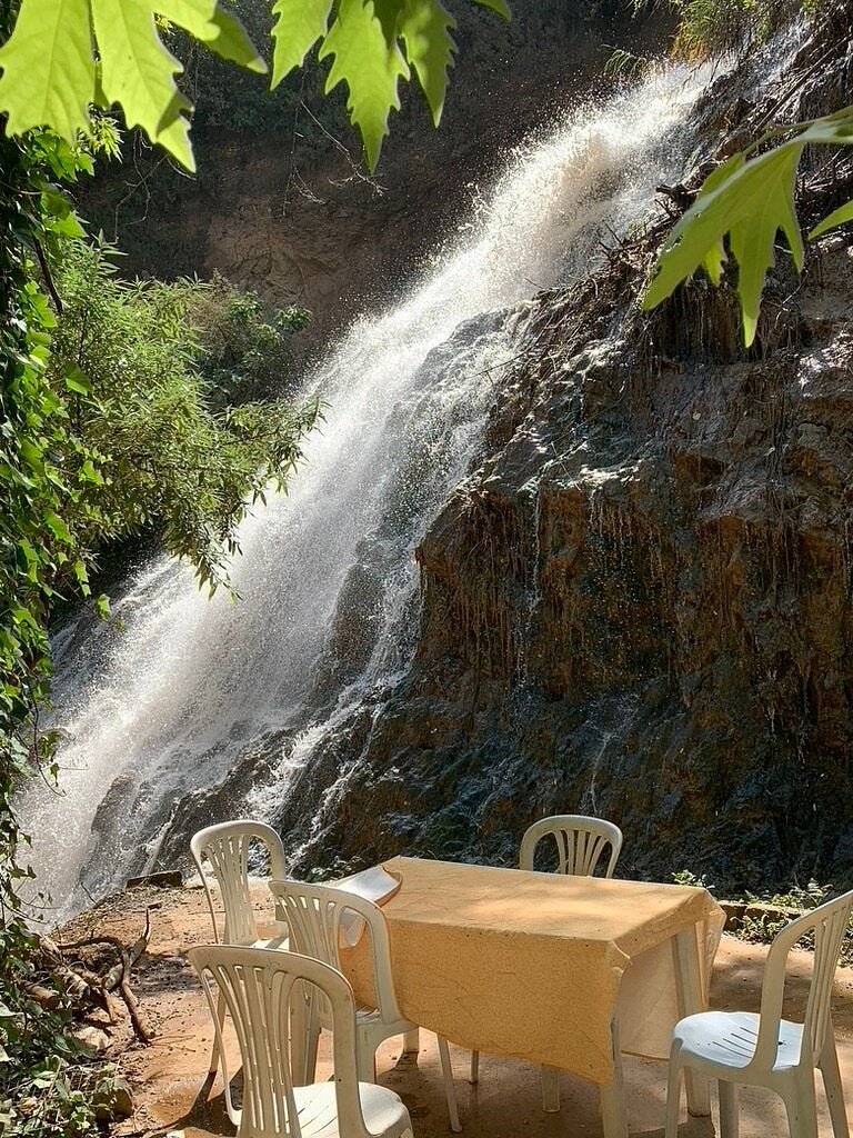 From Bejrutu: Jabal El Arbaaine, Pałac Snów, Oyoun El Samak i Jaskinia Zahlan - wycieczka jednodniowa
